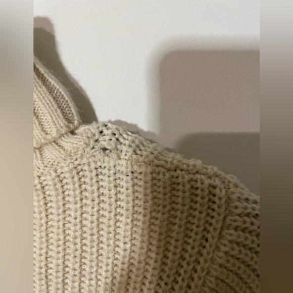 Funnel Neck Distressed Crop Sweater🦋 - Picture 8 of 8